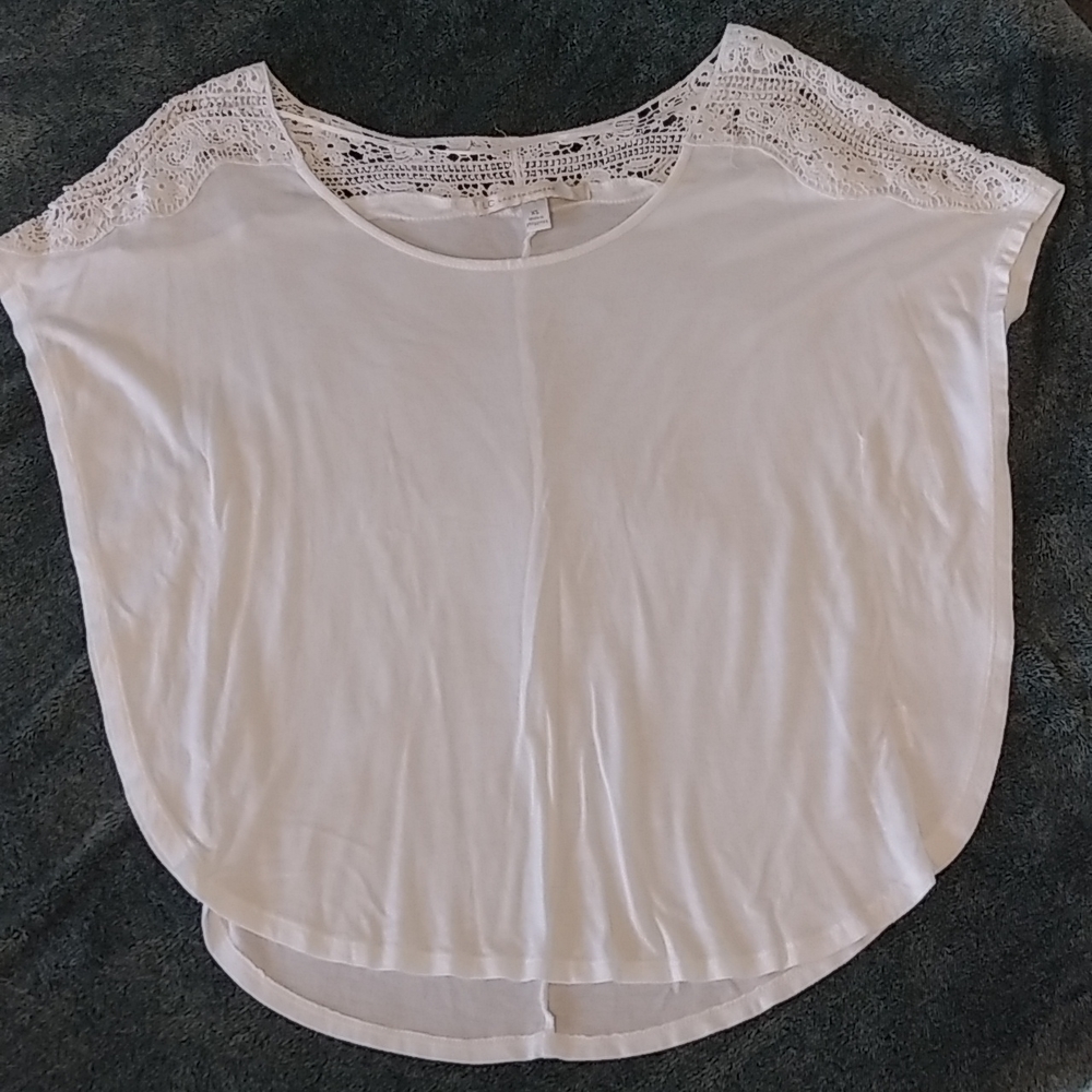 Lace detail top